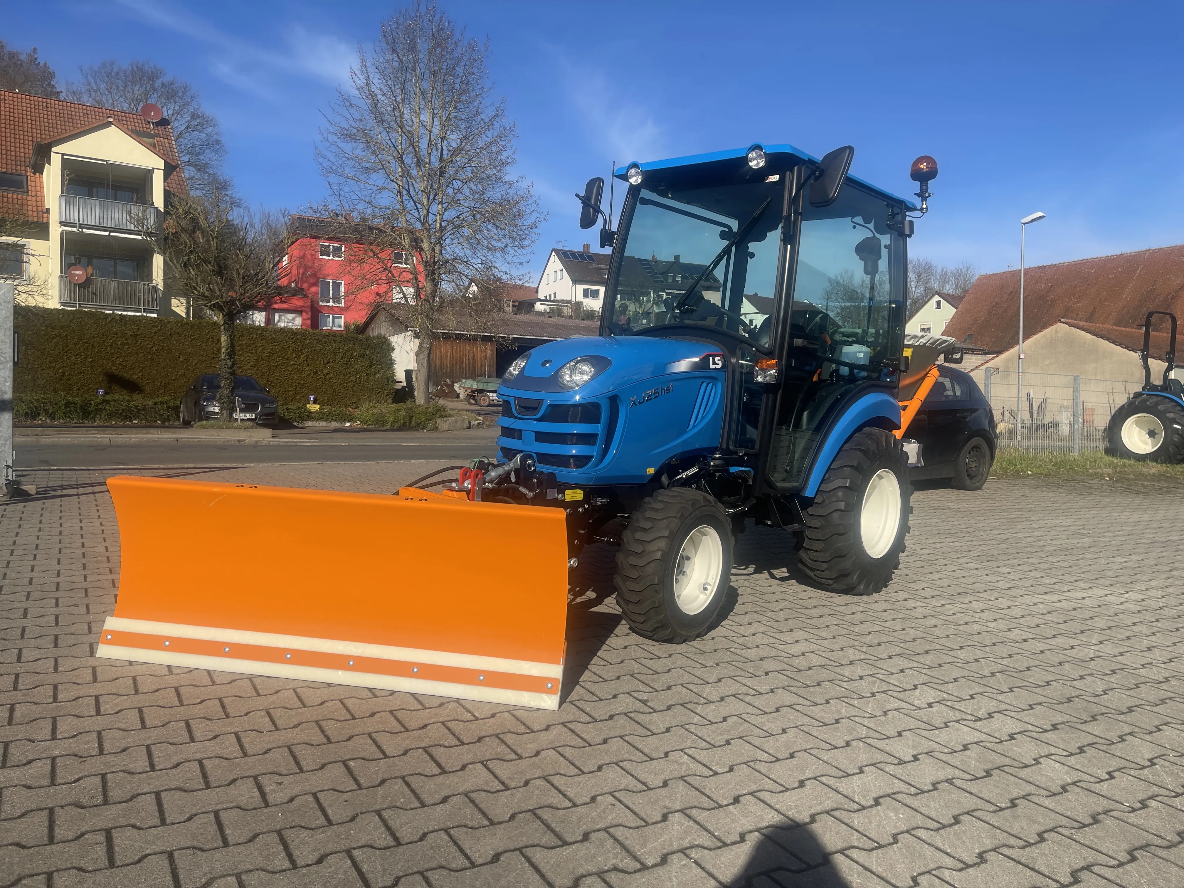 Kompakttraktor XJ25 - Snowline