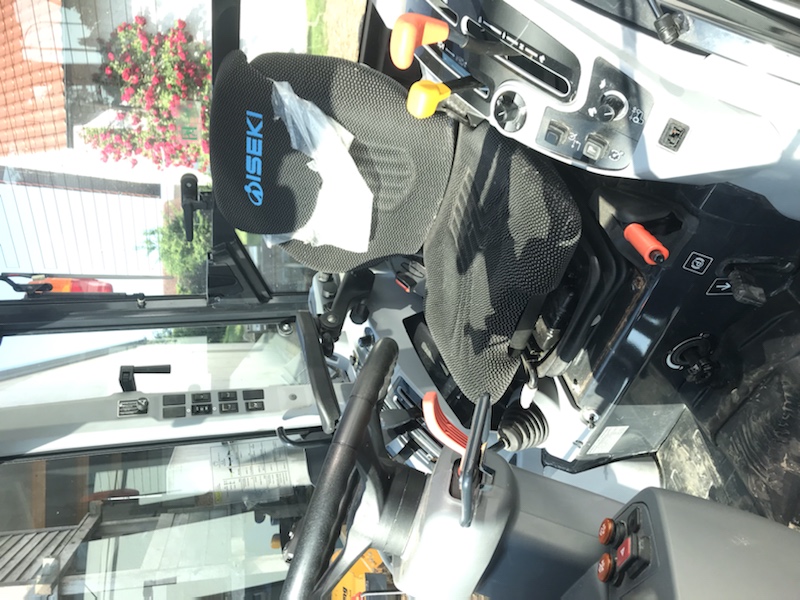 Kommunaltraktor - TH 5420 AHLK - BJ 2024 - 132 BStd.