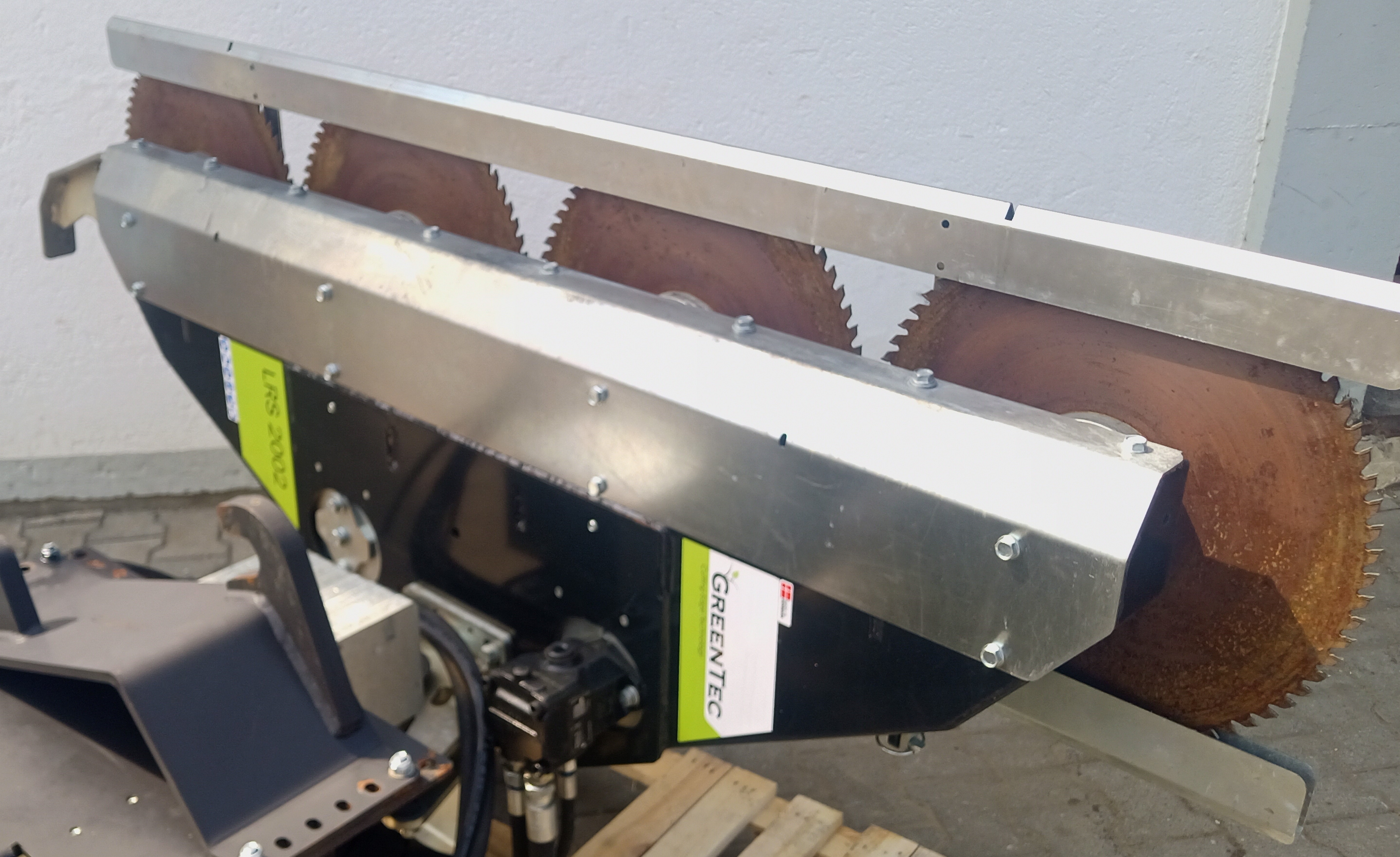 HXF 3302 Auslegearm + LRS 2002 Baumsäge